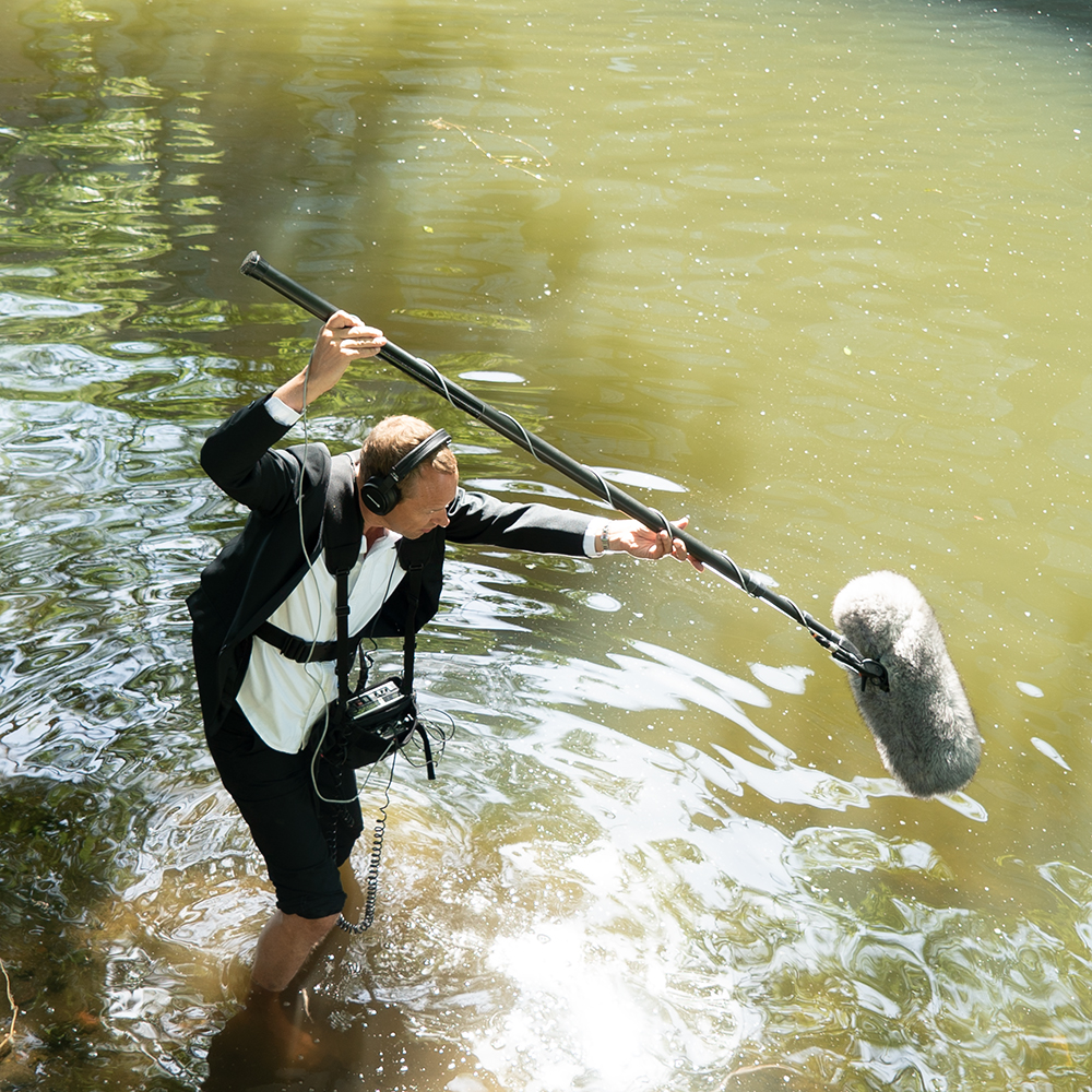 Christian Jankowski, Playing the Spree to the Moldau Christian Jankowski, Playing the Spree to the Moldau