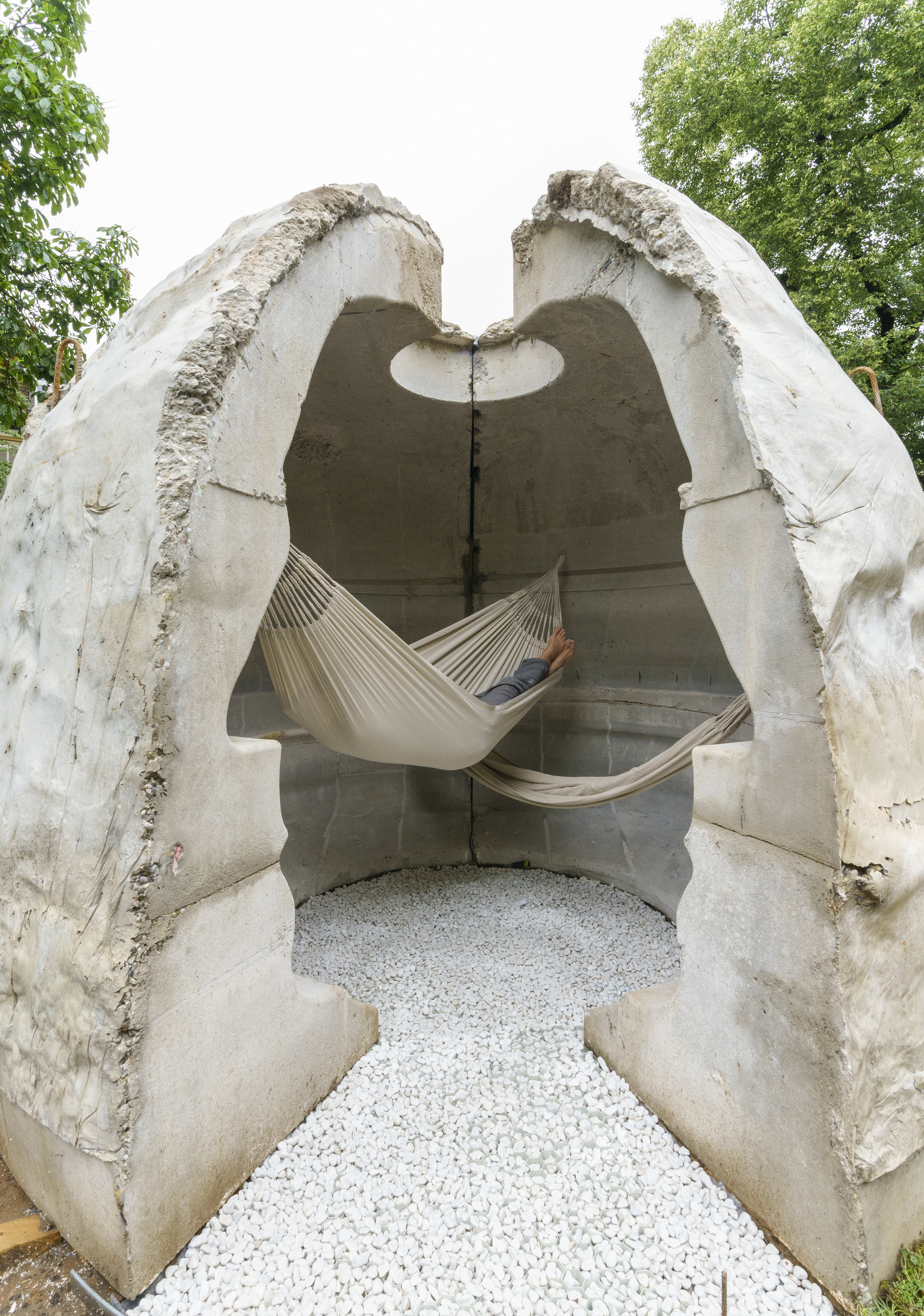 View of the molded opening of Bodybuilding (Mies van der Rohe), 2021