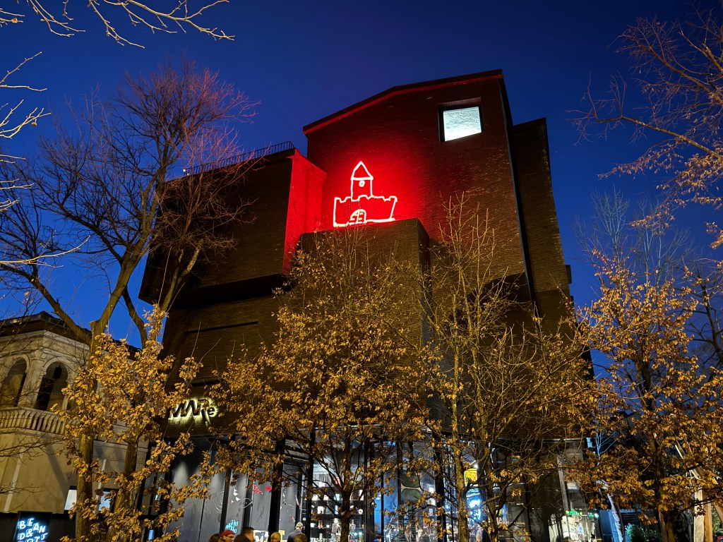 Luftschloss Windschief (2022) and Visitors&nbsp;(2010)